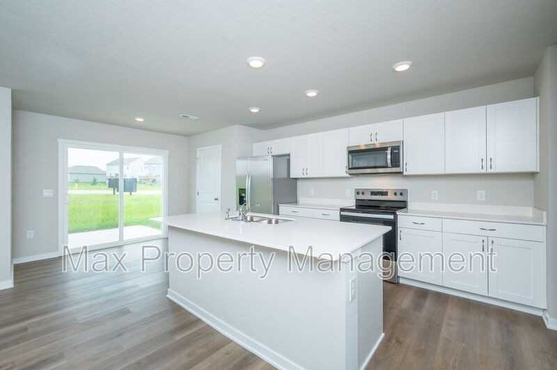 4582 Se Rockford - Photo 2 of 21