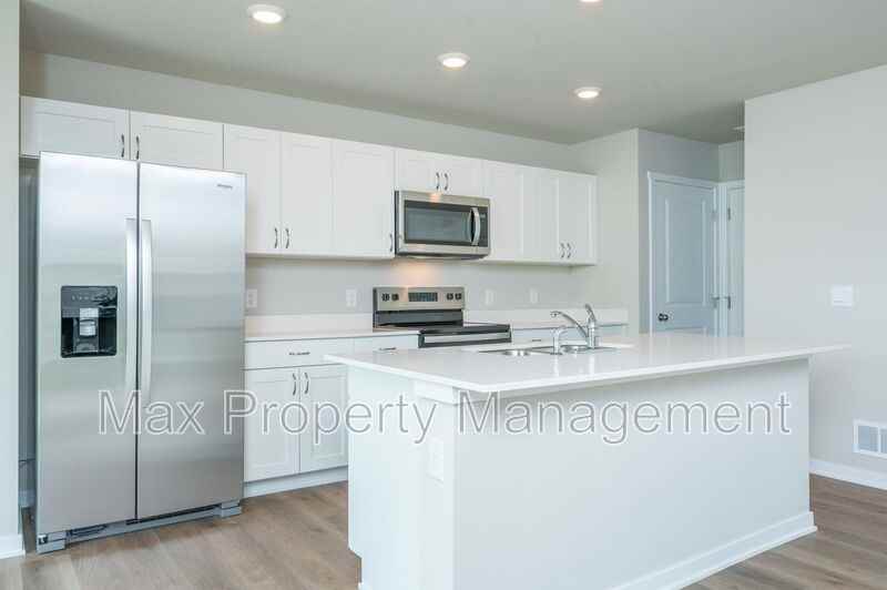 4582 Se Rockford - Photo 3 of 21