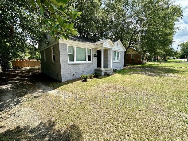 2201 Vine St - Photo 2 of 19