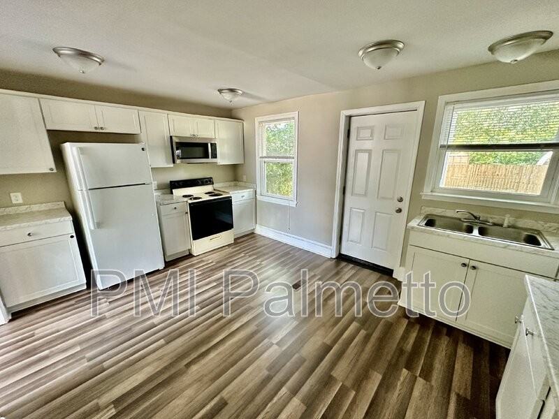 2201 Vine St - Photo 7 of 19