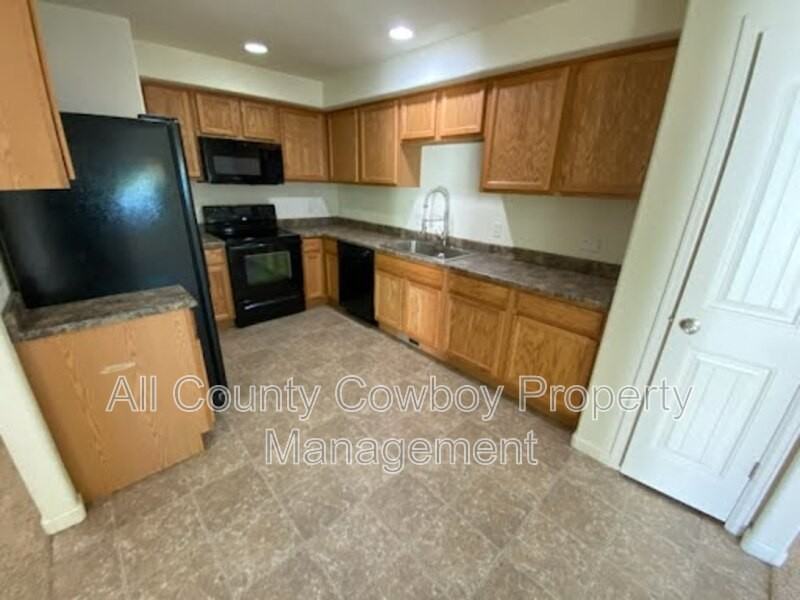 6962 Wild Bill Ct - Photo 2 of 13