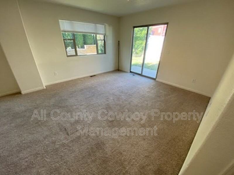 6962 Wild Bill Ct - Photo 4 of 13