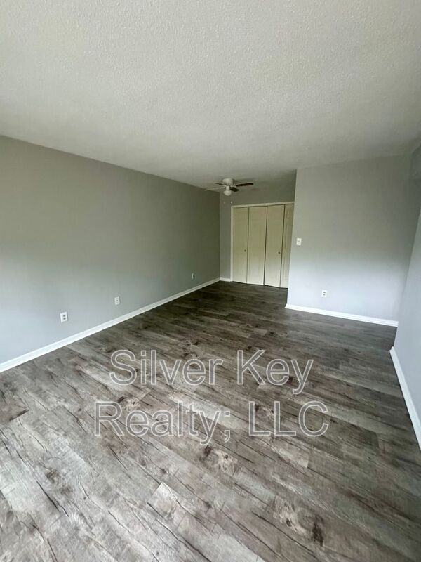 311 Sunset Dr #6 - Photo 2 of 9