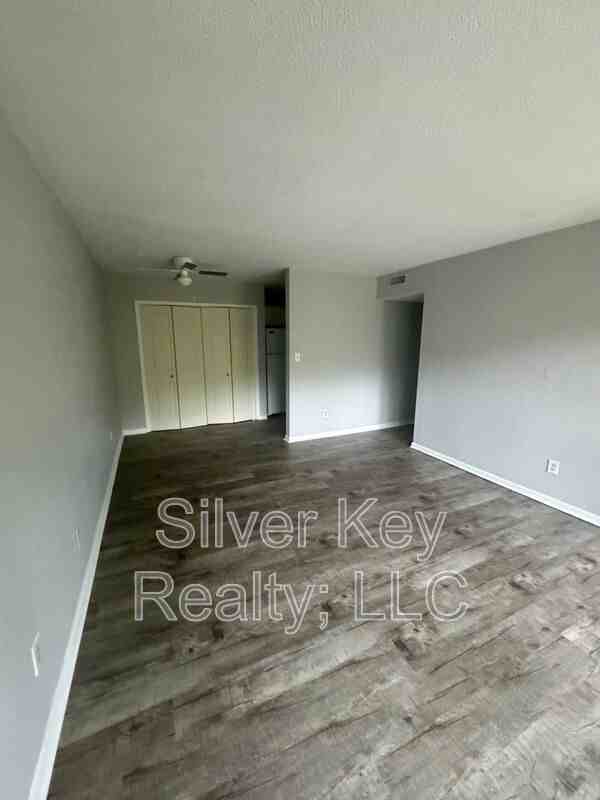 311 Sunset Dr #6 - Photo 3 of 9