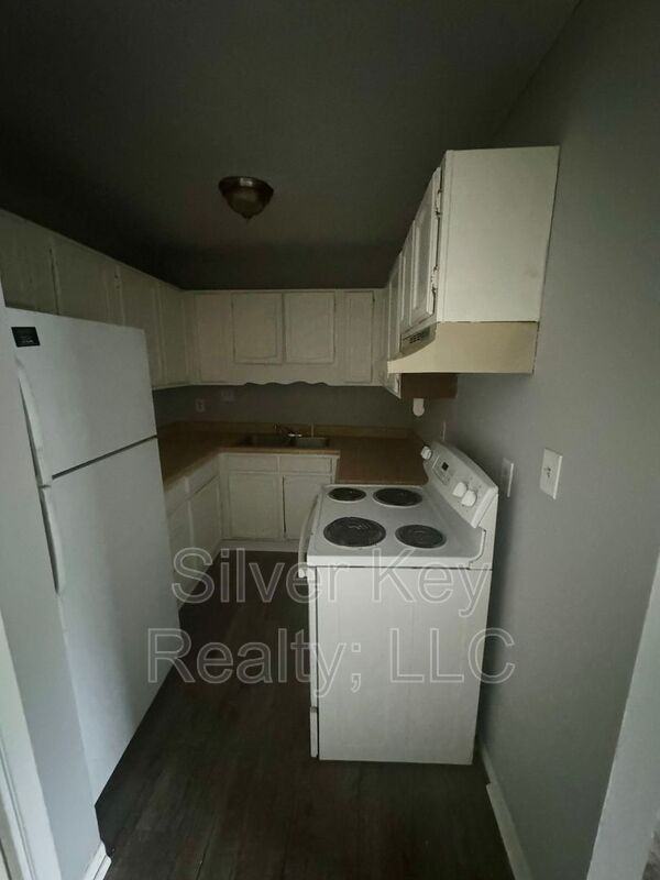 311 Sunset Dr #6 - Photo 4 of 9
