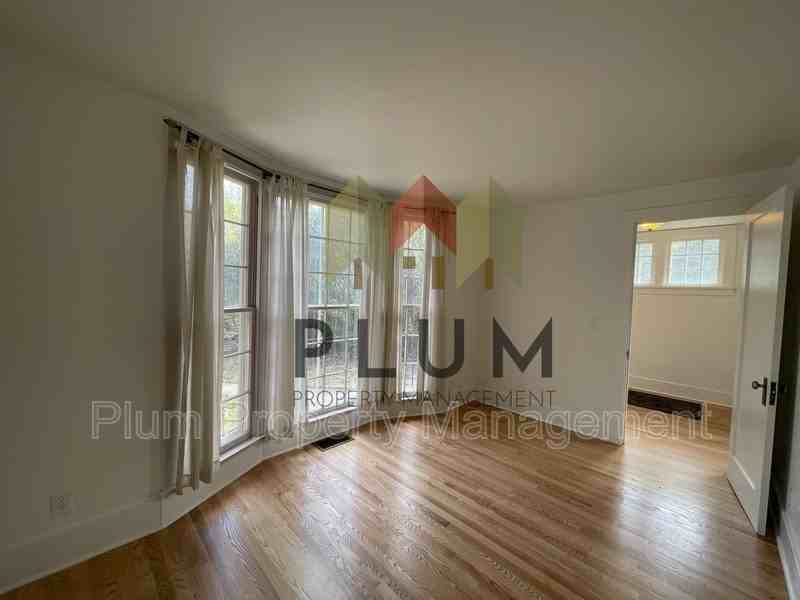229 S 2nd St W - Photo 2 of 31