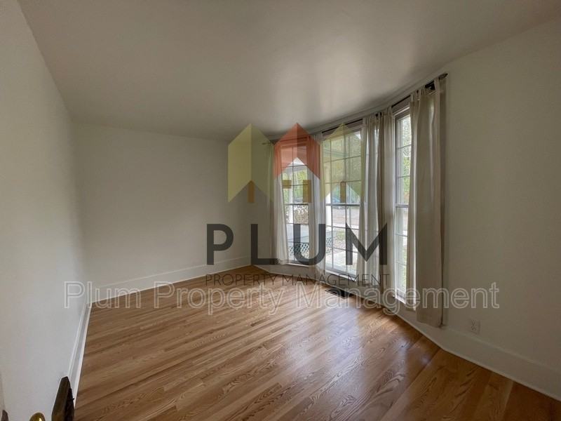 229 S 2nd St W - Photo 3 of 31