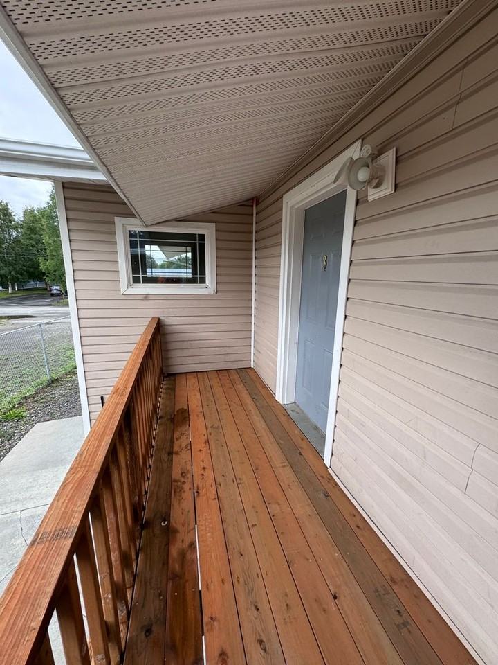 Laurene St - 1617 - Photo 2 of 11