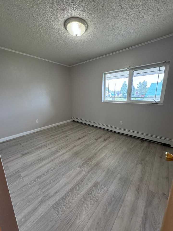 Laurene St - 1617 - Photo 3 of 11