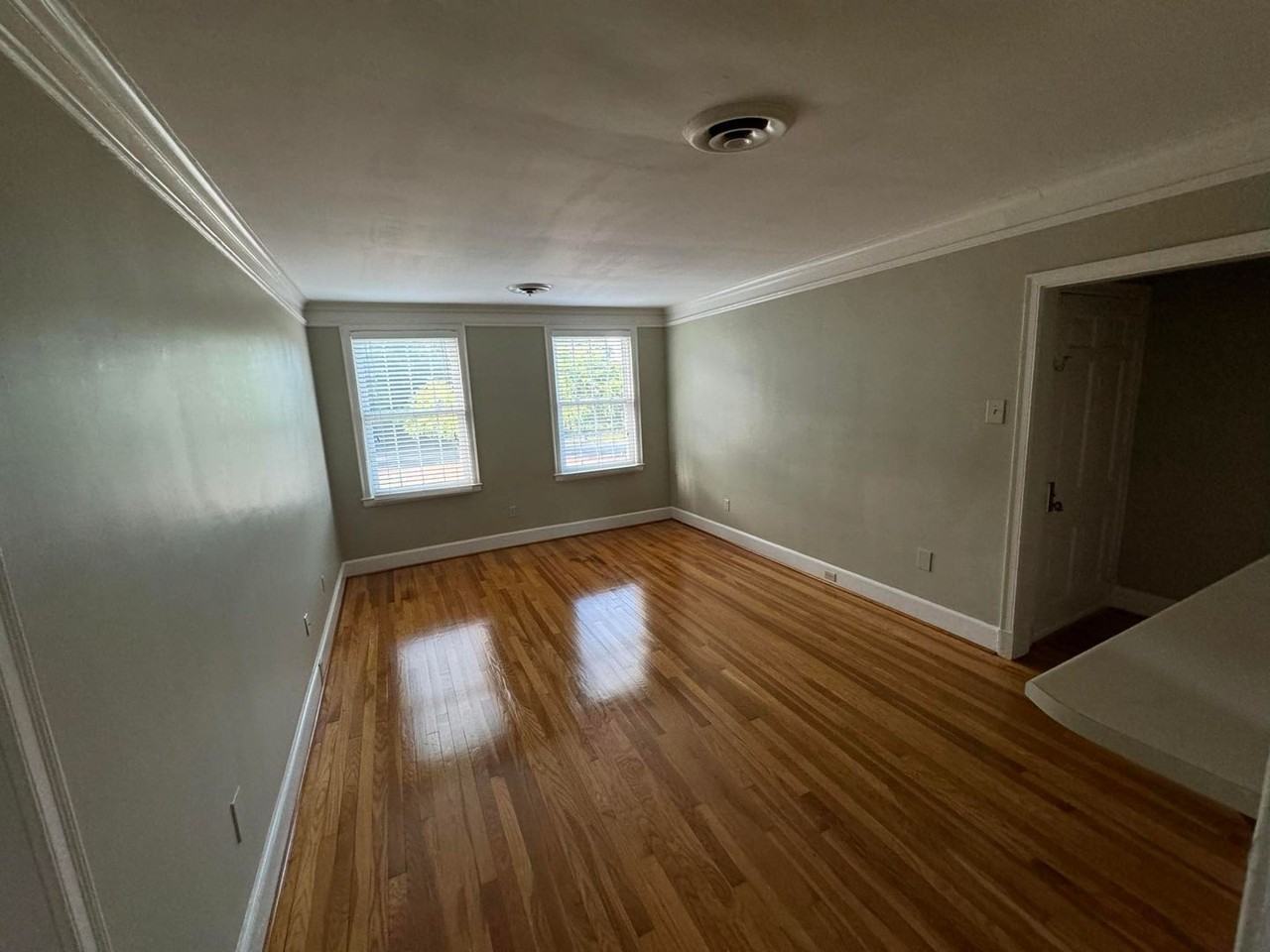 FOREST HILLS APARTMENTS - Photo 3 of 15