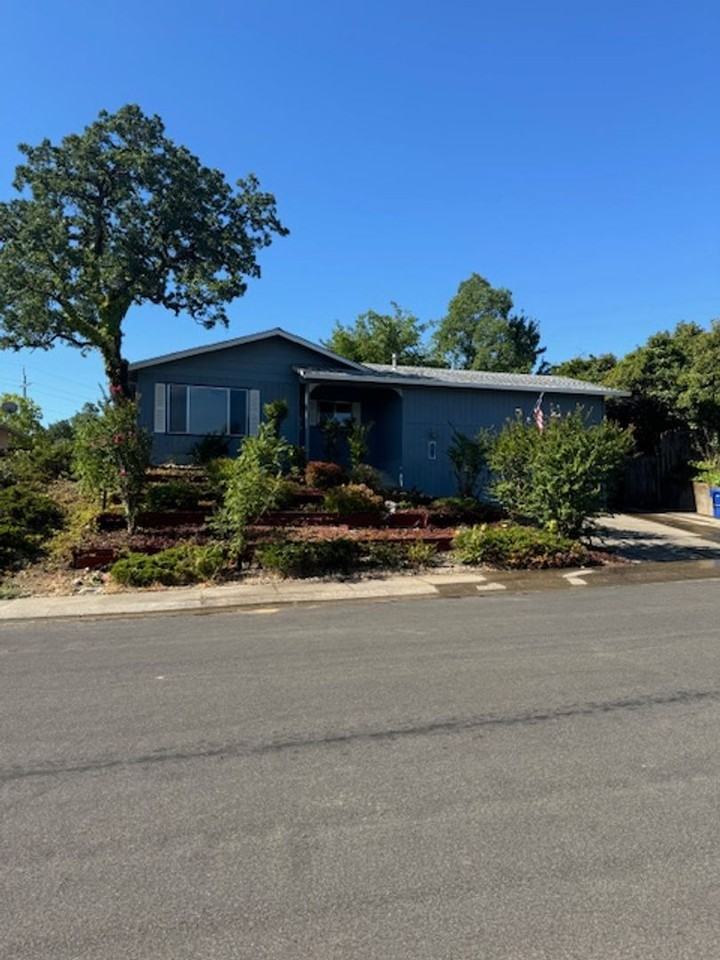 3777 Lake Forest Dr - Photo 2 of 22