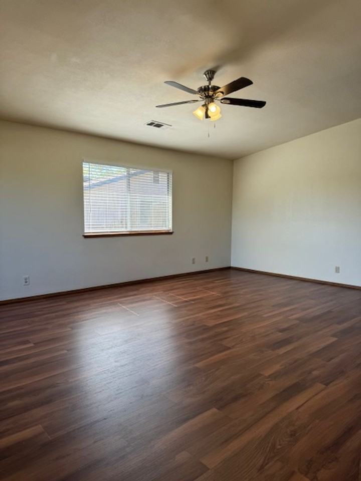 3777 Lake Forest Dr - Photo 4 of 22