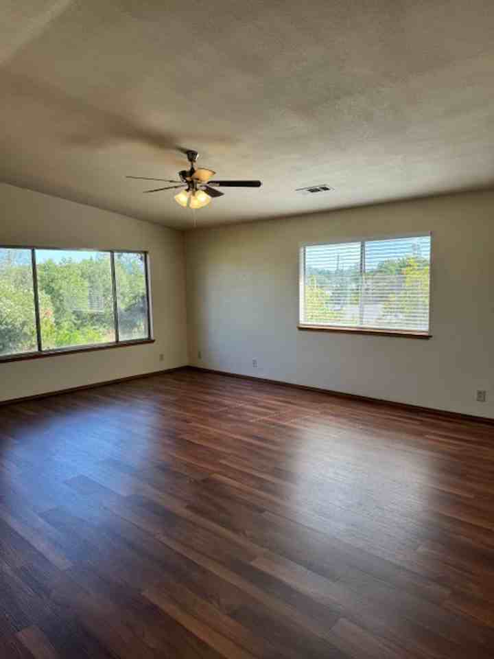 3777 Lake Forest Dr - Photo 5 of 22