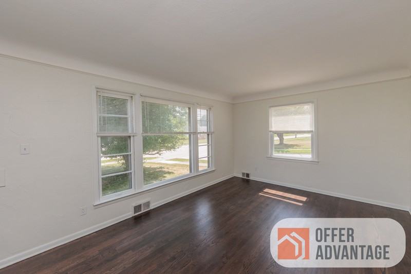 376 E 288th St - Photo 2 of 10