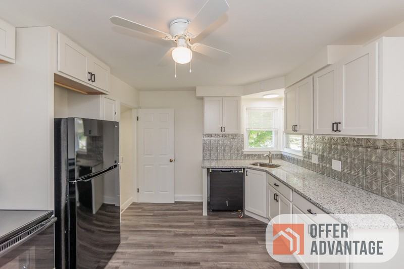 376 E 288th St - Photo 7 of 10