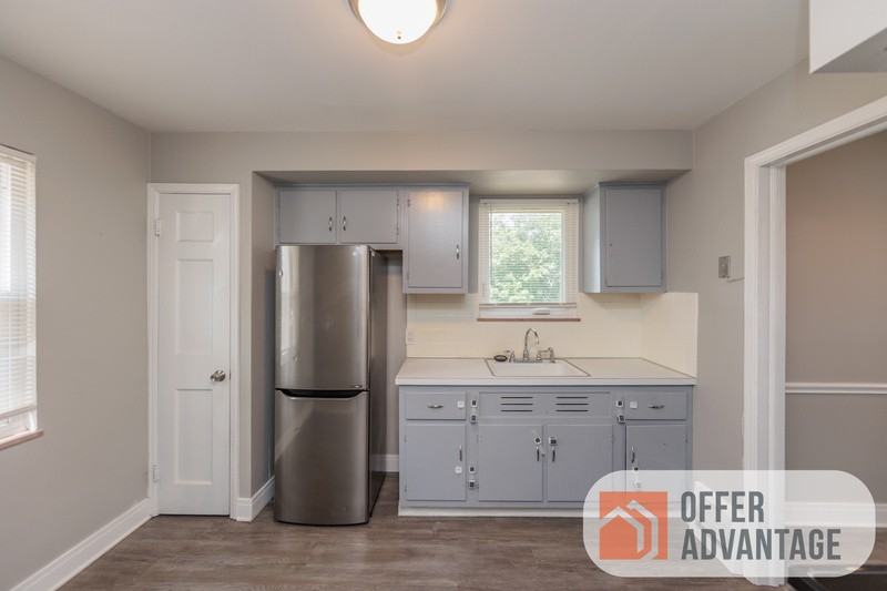 376 E 215th St - Photo 6 of 10