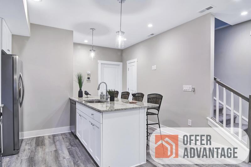 219 Oxford Ave - Photo 4 of 10