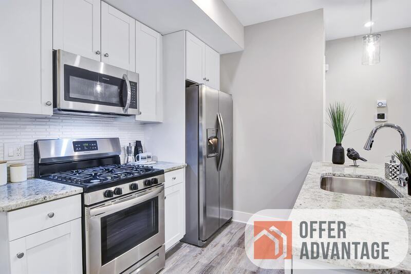 219 Oxford Ave - Photo 6 of 10