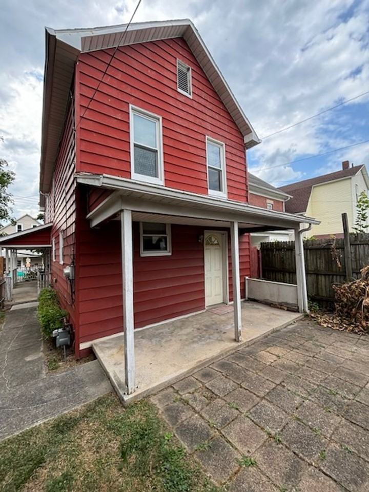 560 Highland Ave - Photo 2 of 16