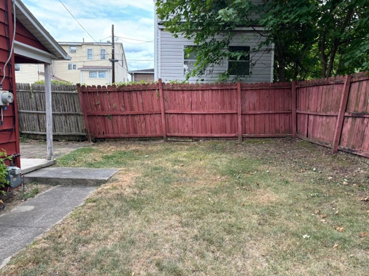 560 Highland Ave - Photo 3 of 16