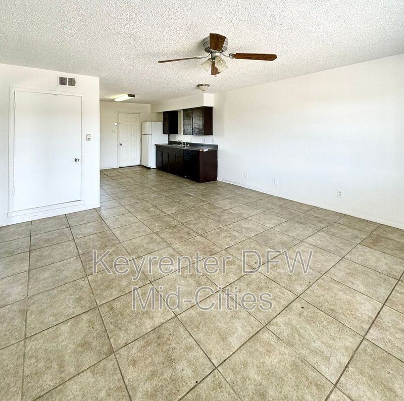 1117 Franklin St #08 - Photo 2 of 9