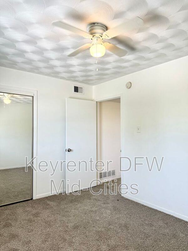 1117 Franklin St #08 - Photo 7 of 9