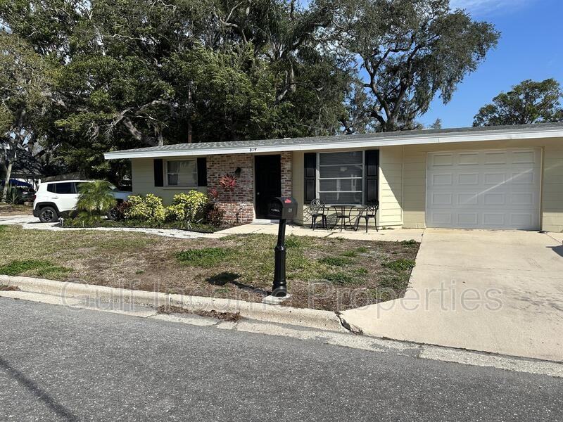 621 21st St W - Photo 2 of 18