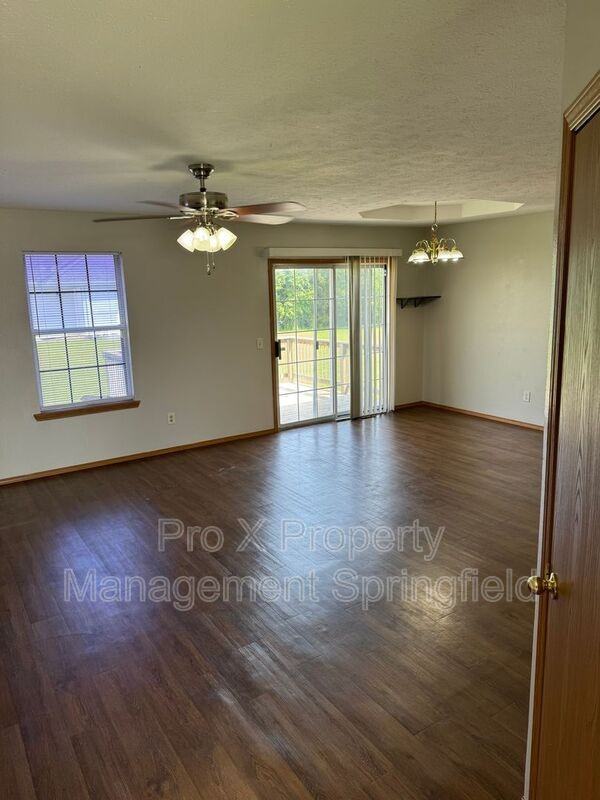 2000 Southfork Dr - Photo 2 of 22