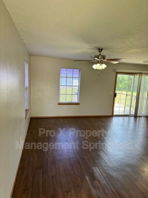 2000 Southfork Dr - Photo 3 of 22