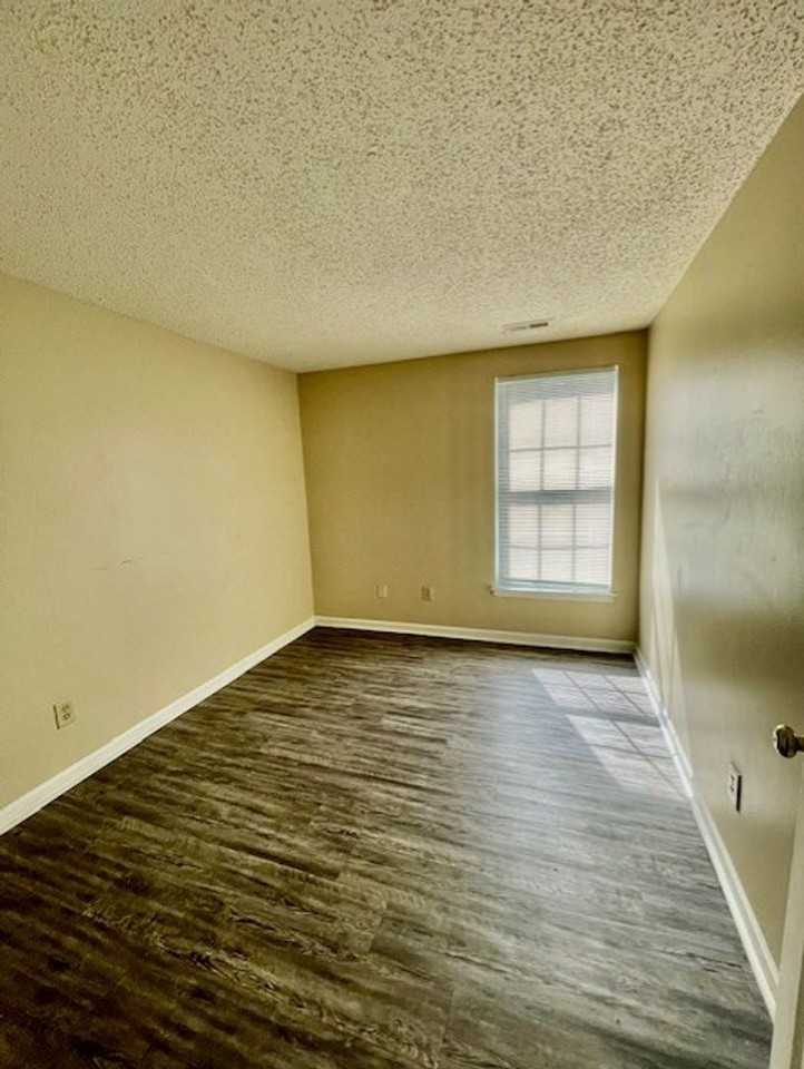 1624 Arlyn Circle - Photo 5 of 9