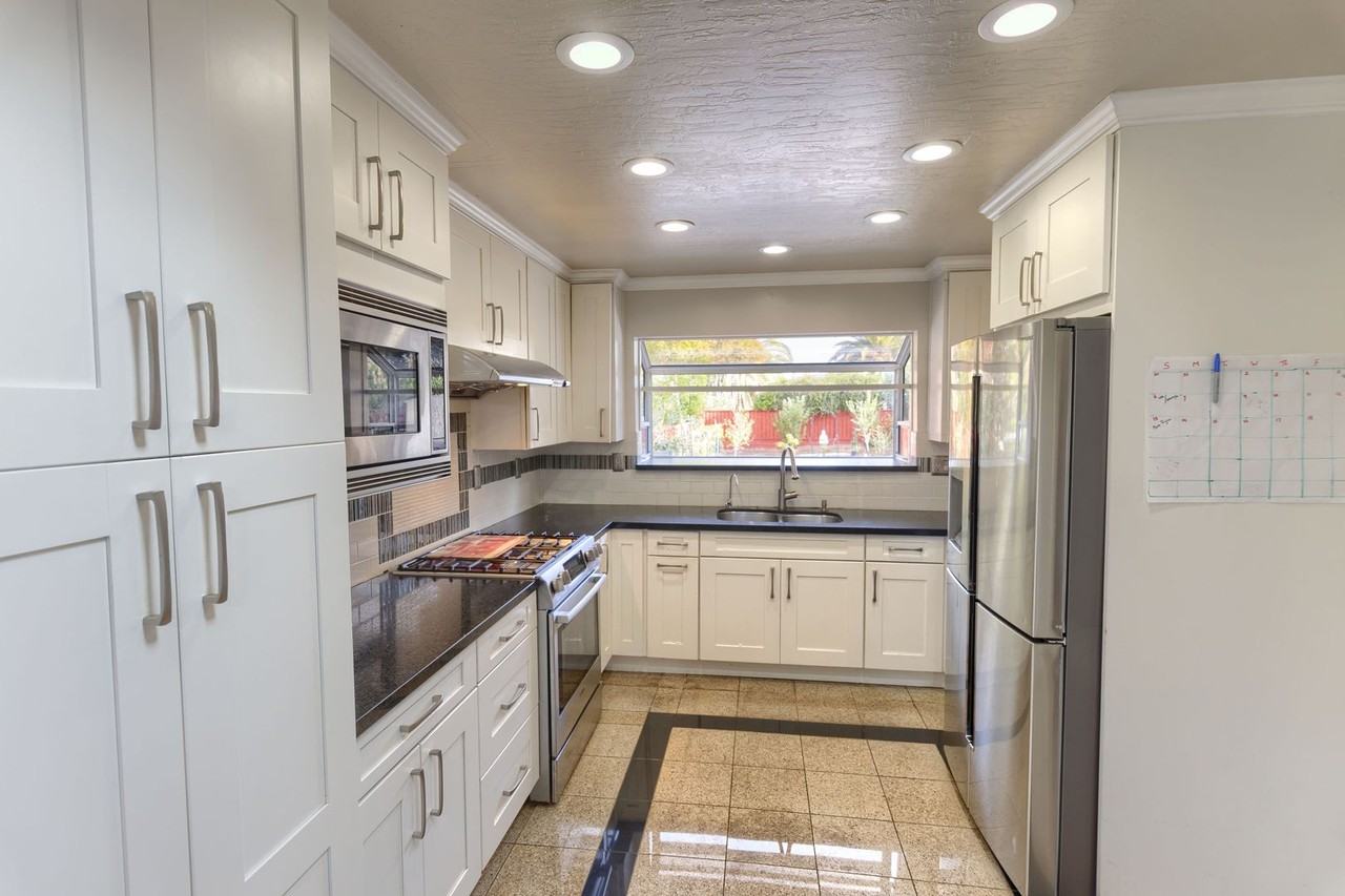 6706 Trinidad Dr - Photo 3 of 12