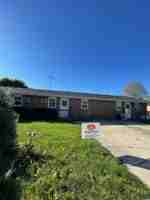 featured image of 225 W Walnut St