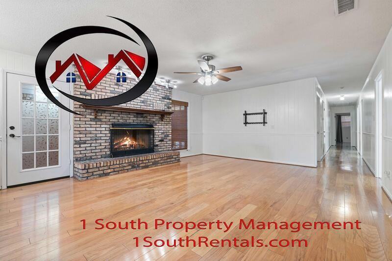 814 Pinemont Dr - Photo 3 of 18