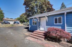 featured image of 803 803 - 805 NW Greeley St