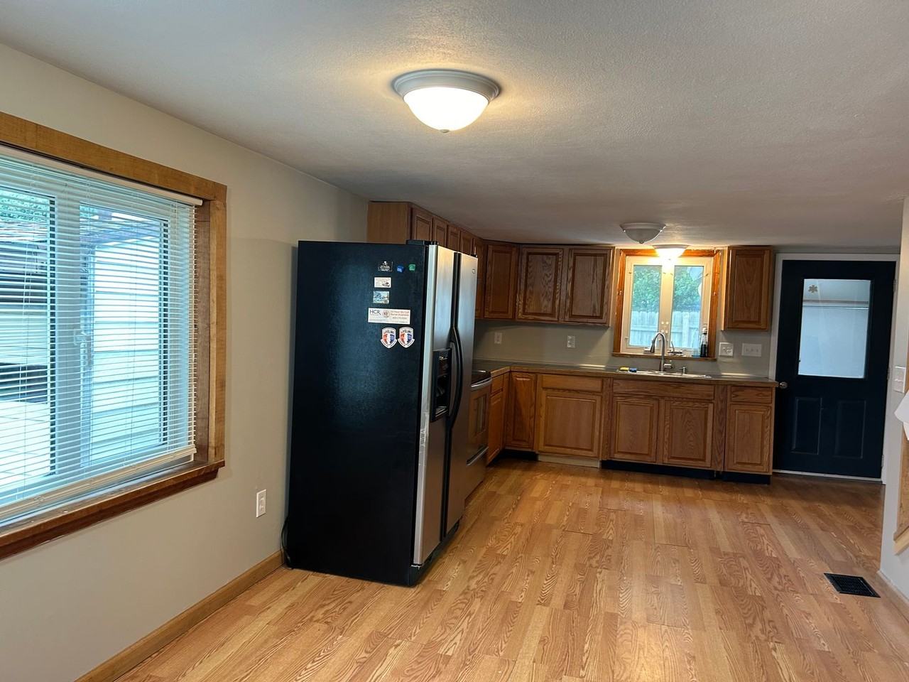 108 E Albany St - Photo 2 of 17