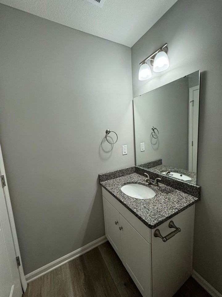 8054 Sw 4th St - Photo 5 of 15