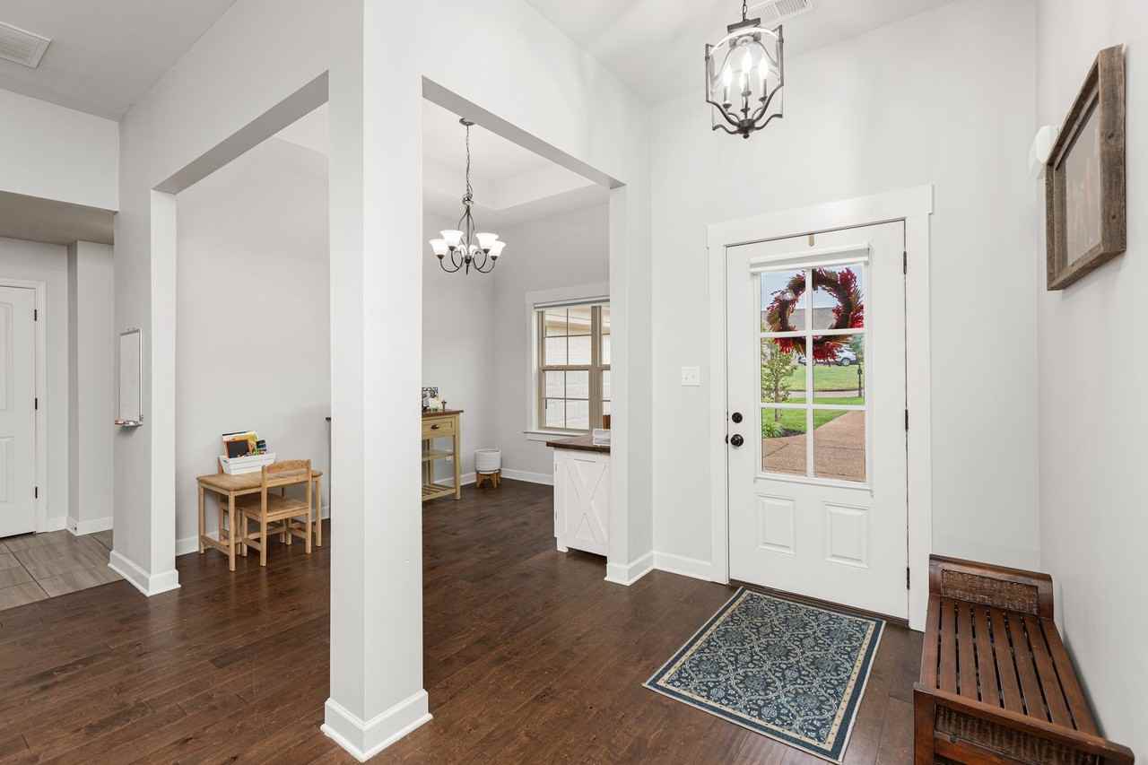 3510 Champion Hills Dr - Photo 2 of 23