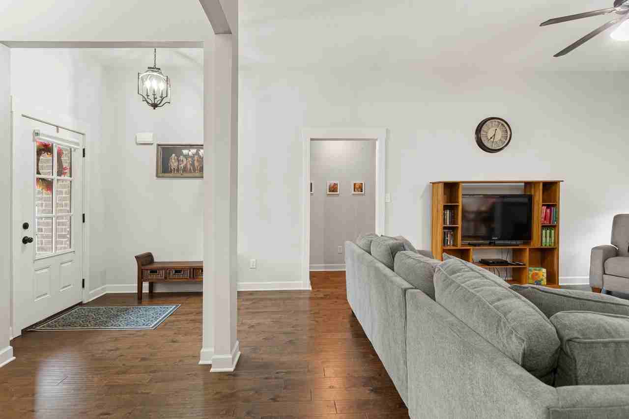 3510 Champion Hills Dr - Photo 3 of 23