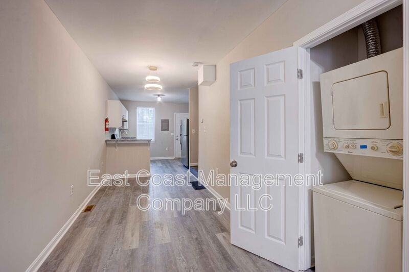 1612 N Calhoun St - Photo 3 of 17