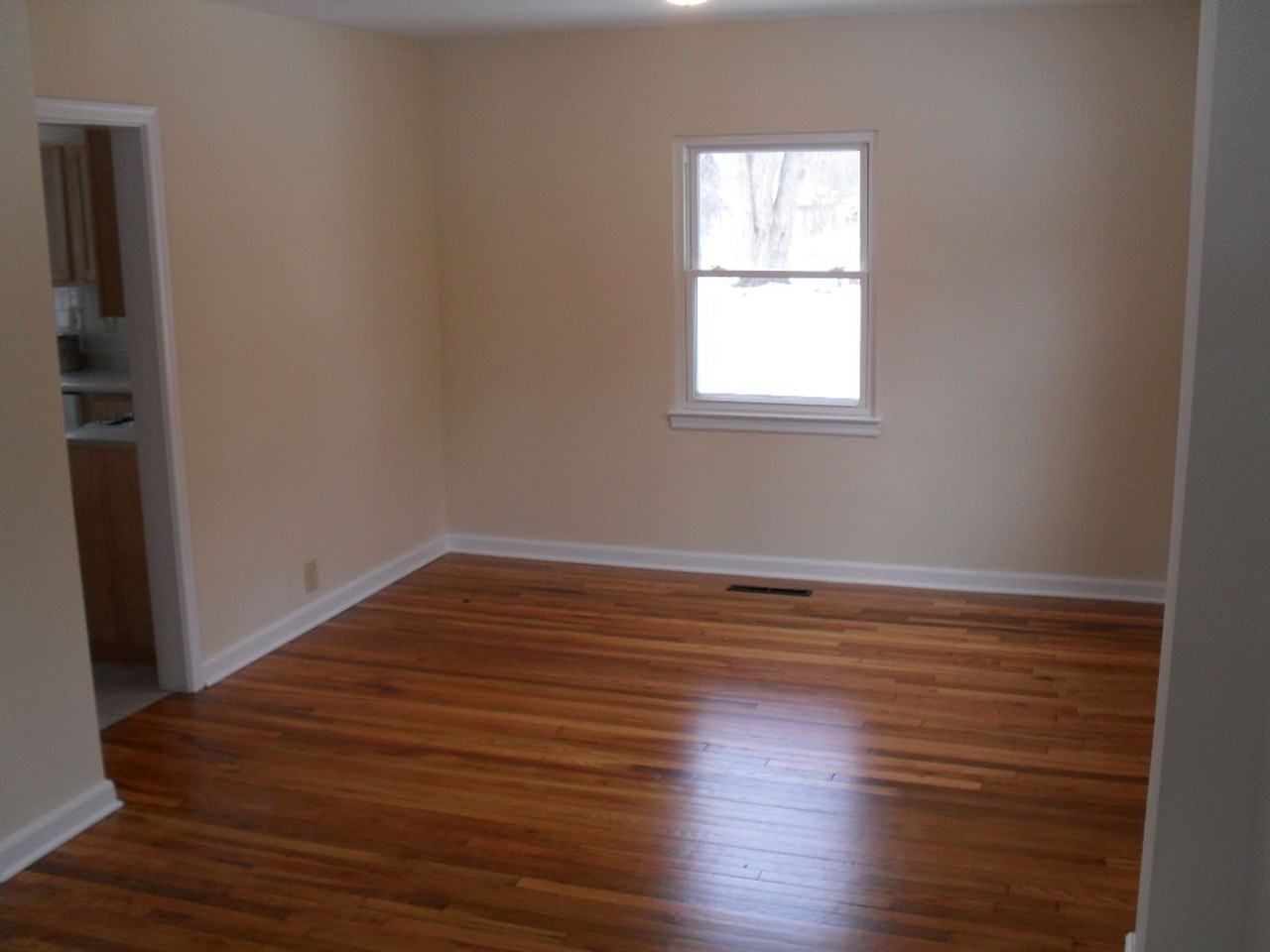 4905 Elks Dr - Photo 3 of 10