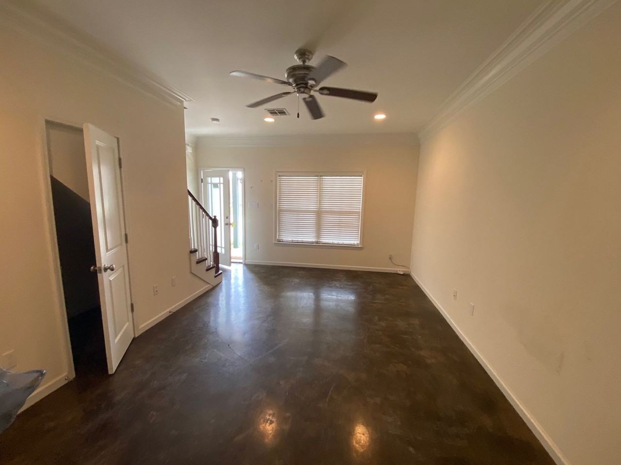 208 Caudill Dr - Photo 4 of 12