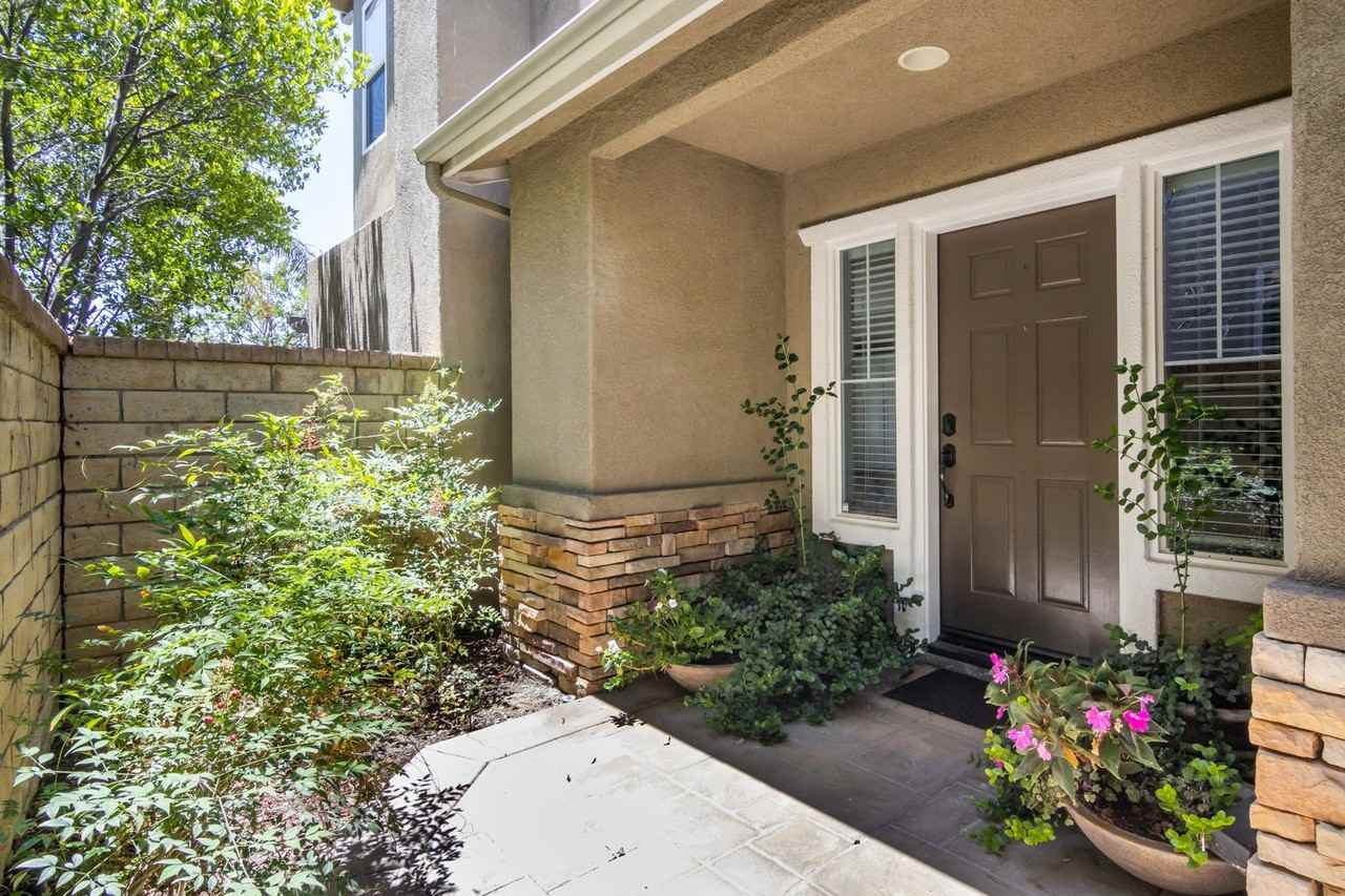 28031 Alta Vista Ave - Photo 3 of 32