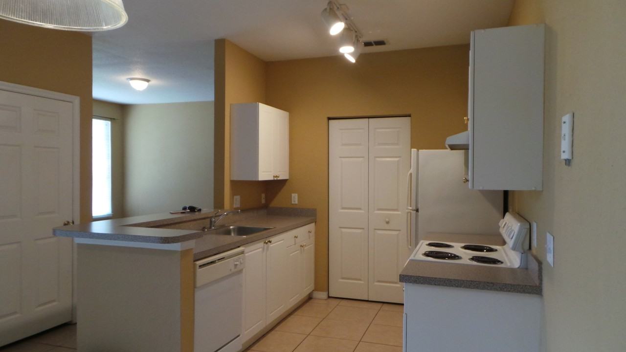 860 Grand Regency Pointe #105 - Photo 5 of 24