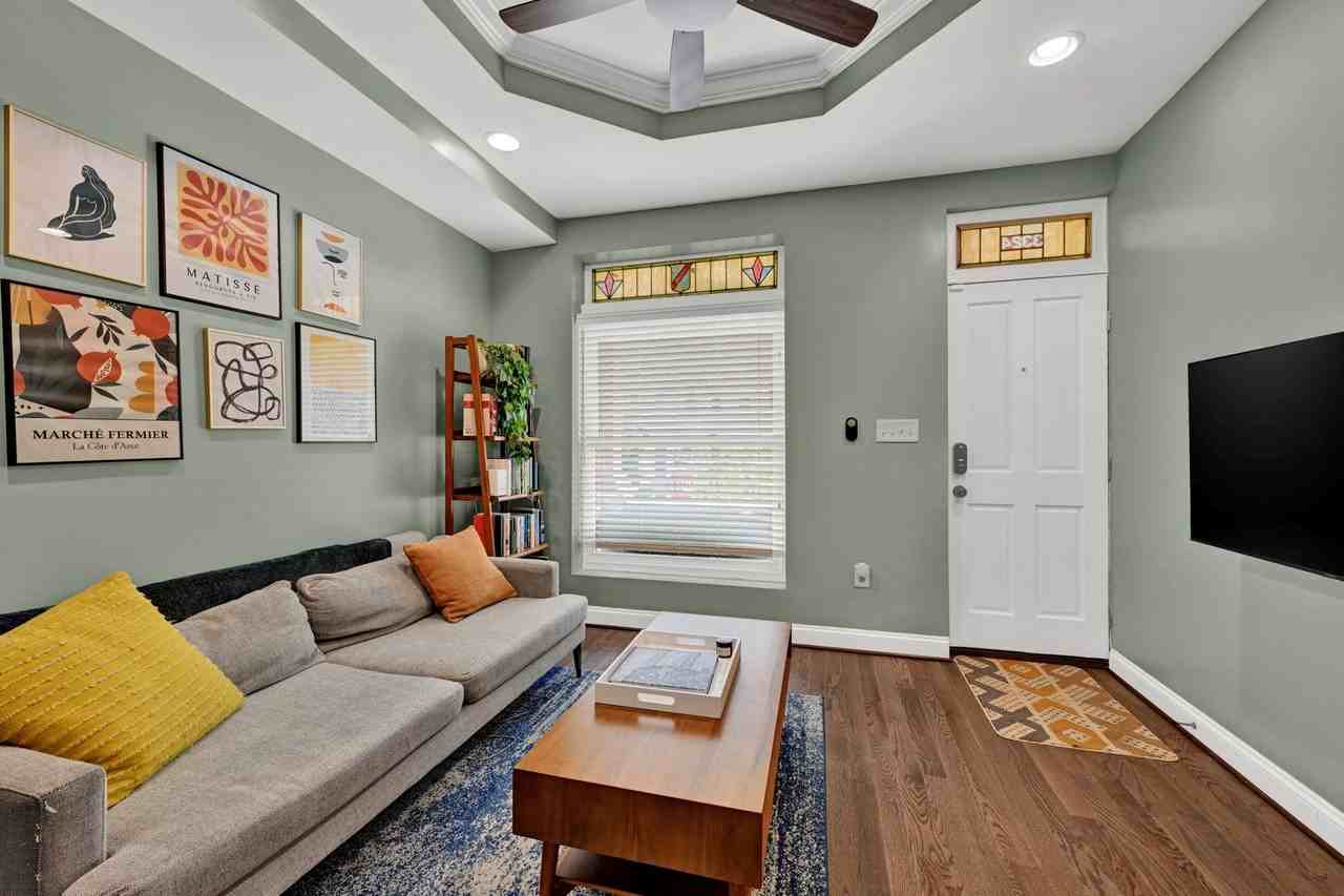 3324 Beech Ave - Photo 3 of 24