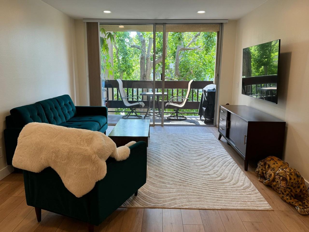 3825 Centre St #14 - Photo 5 of 18