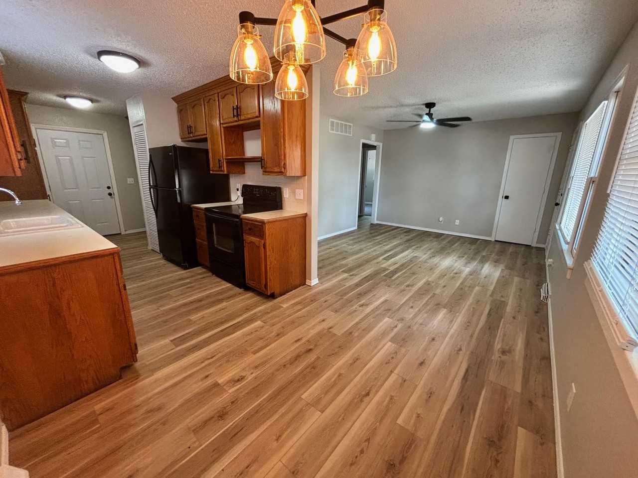 3308 S Saint Paul Ave - Photo 4 of 10