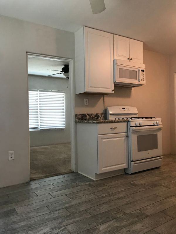 5340 Bell St - Photo 3 of 20