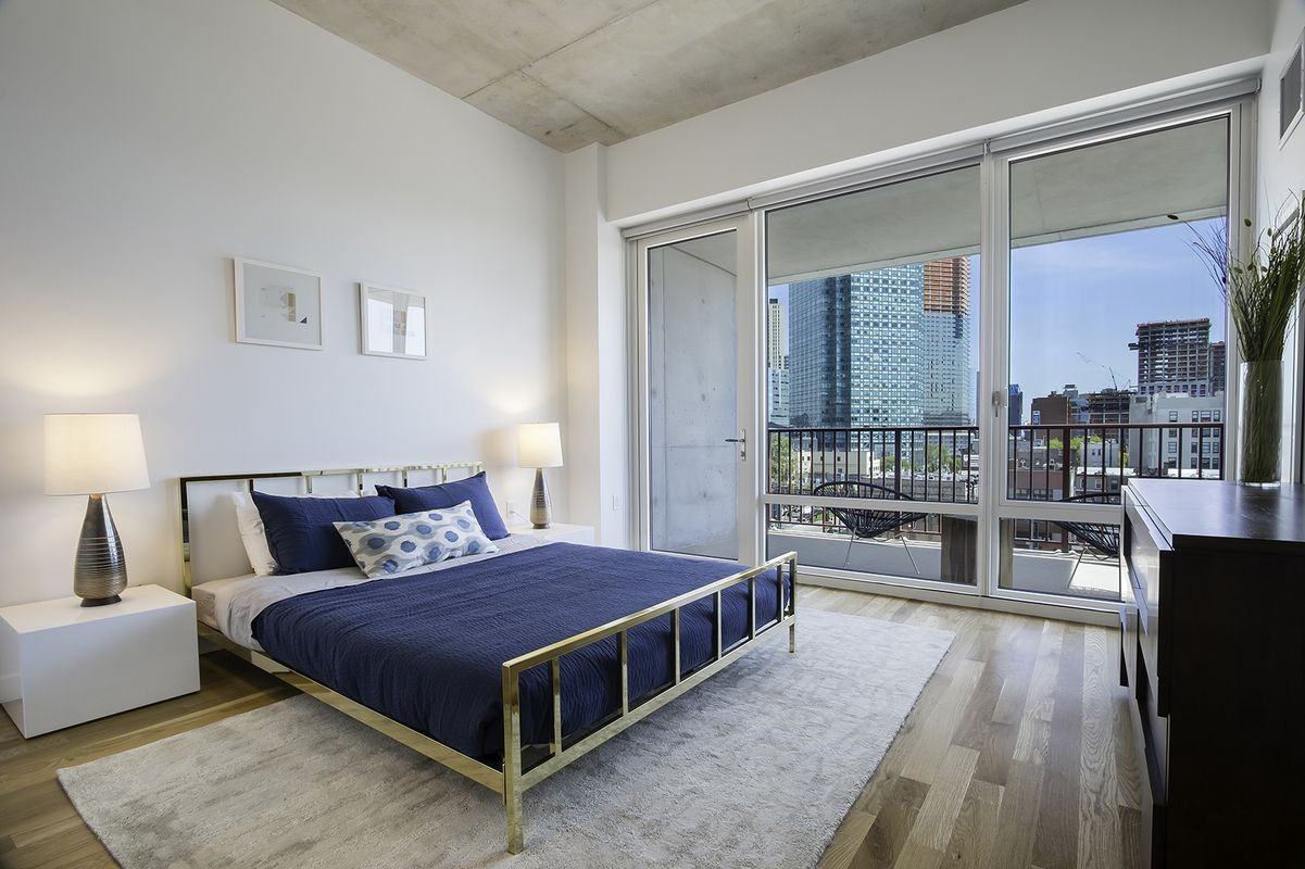 24-22 Jackson Avenue #710 - Photo 5 of 11