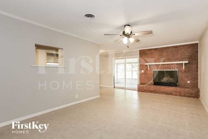 5717 Wedgworth Rd - Photo 2 of 16