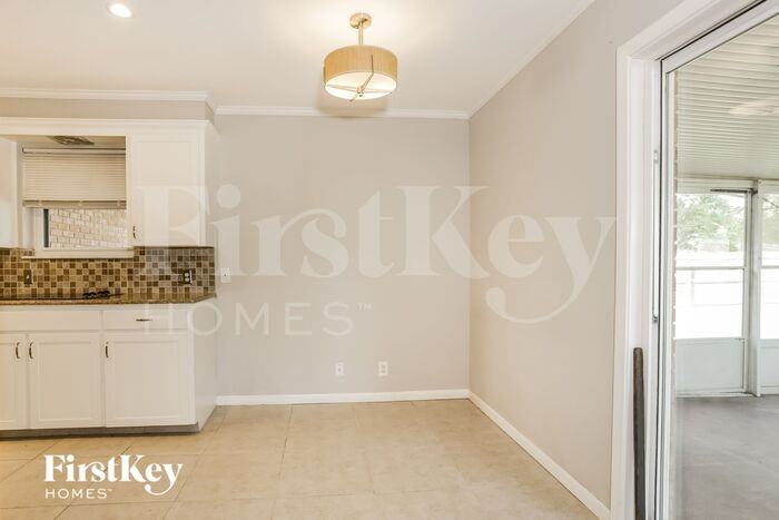 5717 Wedgworth Rd - Photo 3 of 16